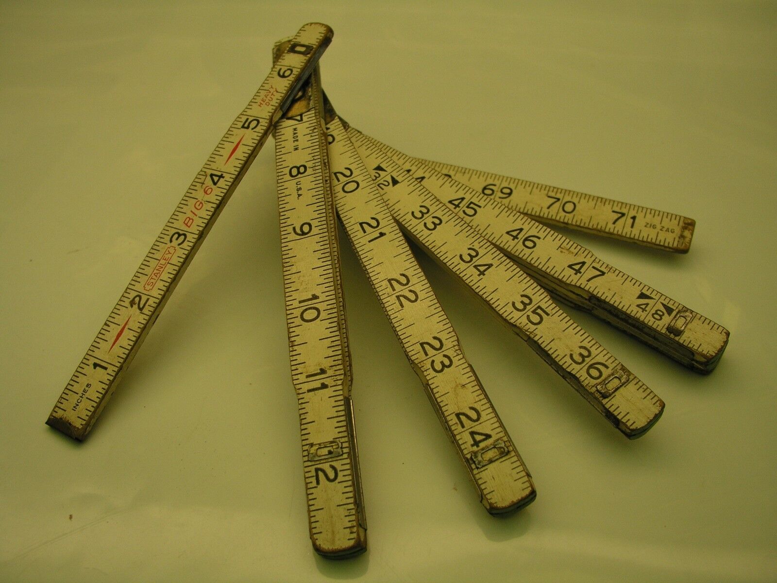 Stanley Big 6 Folding Wooden Ruler Main Image Stanley Big 6 Folding Wooden Ruler - Image 1