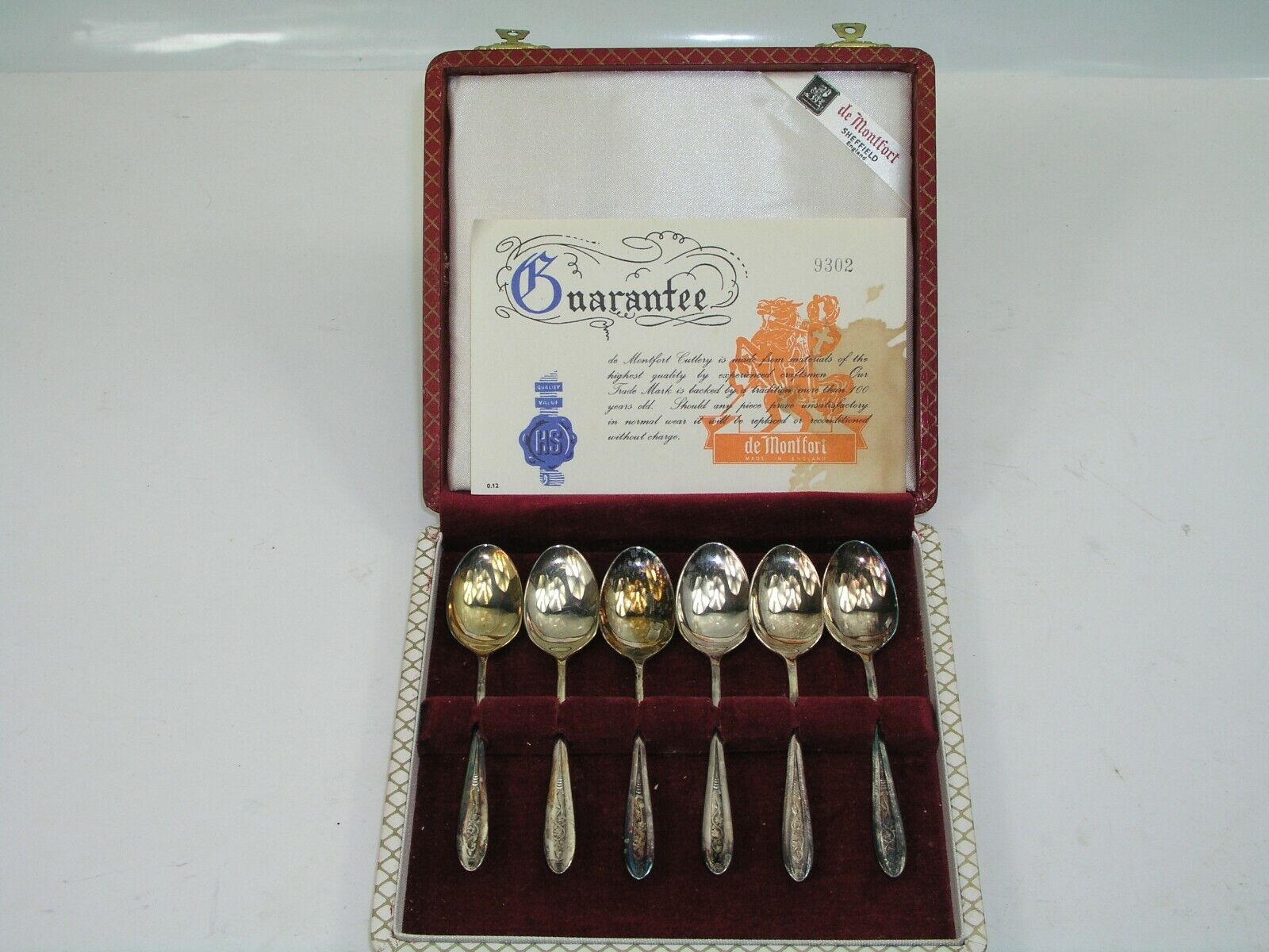 deMontfort Silver Plated Spoon Set Sheffield England Vintage Main Image deMontfort Silver Plated Spoon Set Sheffield England Vintage - Image 1