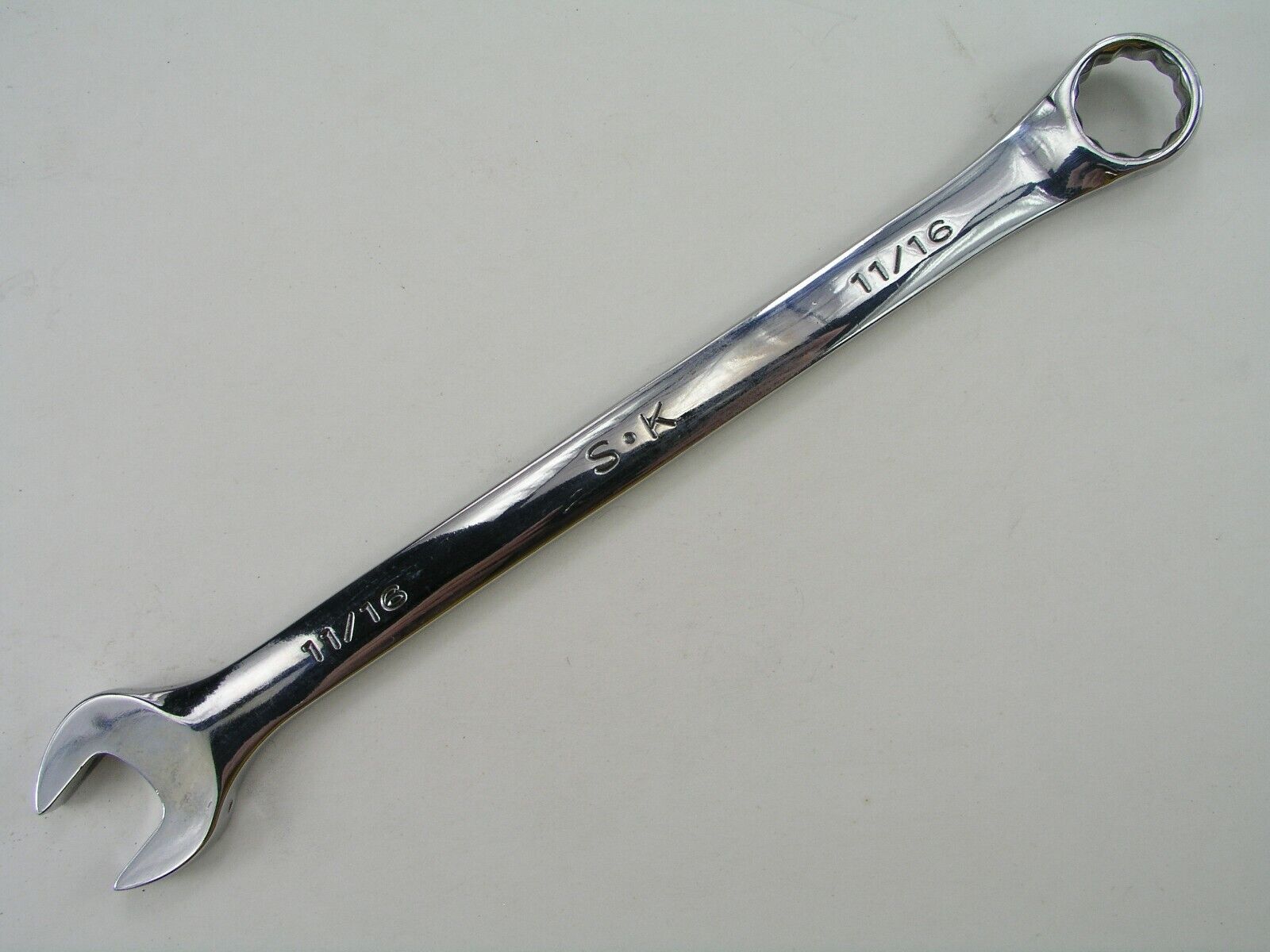 11/16" SK Combination Wrench, Long Handle, 12 pt 88422 B Main Image 11/16" SK 12pt Combination Wrench Long Handle 88422 Lot B - Image 1