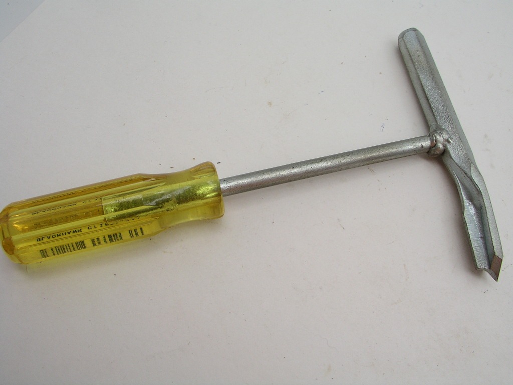 OLYMPUS DIGITAL CAMERA Muffler & Tail Pipe Cutting Tool, Vintage Blackhawk CT1801 - Image 1