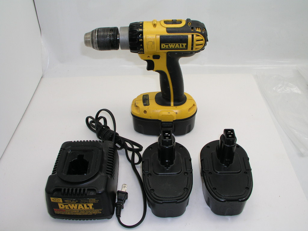 OLYMPUS DIGITAL CAMERA Dewalt DC725 1/2" Variable Speed Cordless Hammer Drill - Image 1