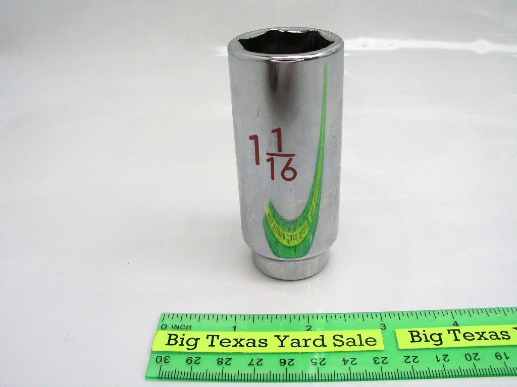 P1010268 - Copy 1-1/16" Matco 1/2" Drive 6pt Deep Socket CD346A - Image 1